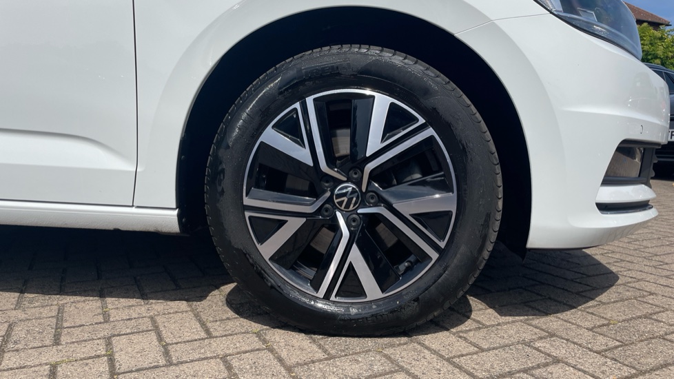 Volkswagen Touran 1.5 TSI EVO SEL 5dr DSG Petrol Estate - Image 5
