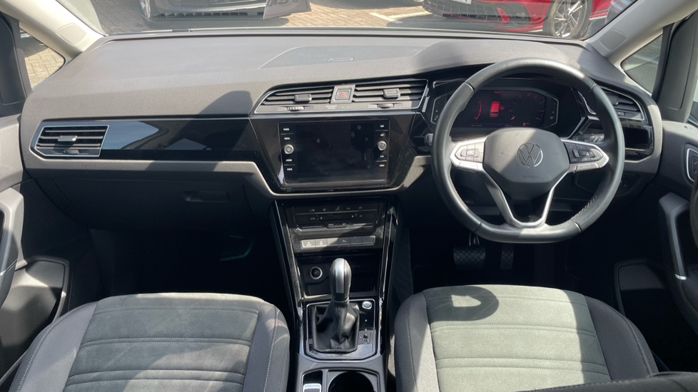Volkswagen Touran 1.5 TSI EVO SEL 5dr DSG Petrol Estate - Image 9