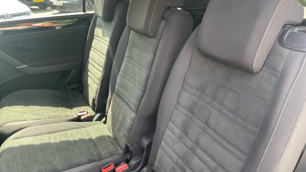 Volkswagen Touran 1.5 TSI EVO SEL 5dr DSG Petrol Estate - Image 26