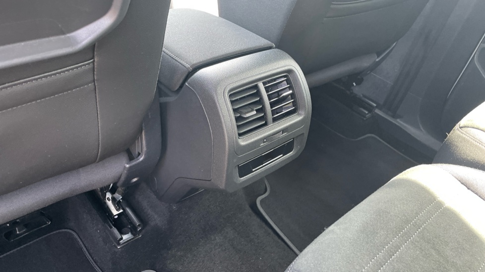 Volkswagen Touran 1.5 TSI EVO SEL 5dr DSG Petrol Estate - Image 31