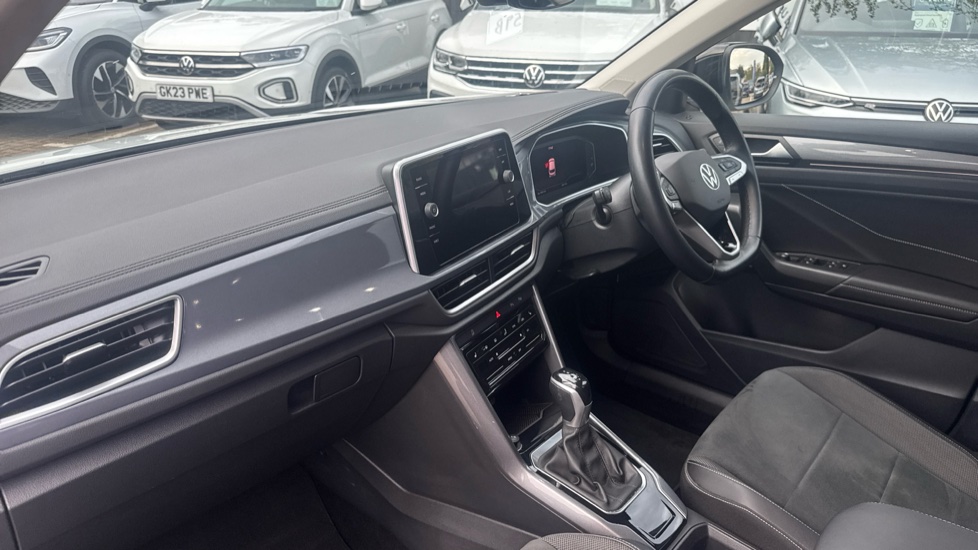 Volkswagen T-Roc 1.5 TSI Style 5dr DSG Petrol Hatchback - Image 2