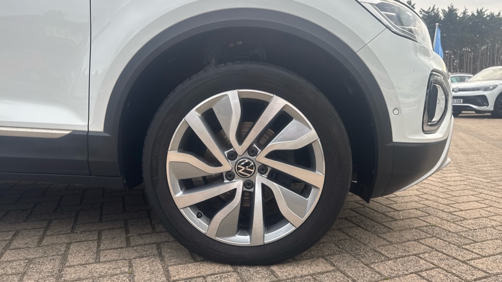Volkswagen T-Roc 1.5 TSI Style 5dr DSG Petrol Hatchback - Image 5