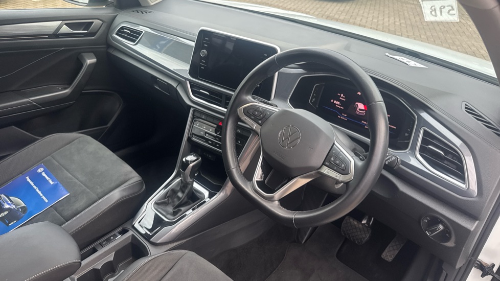 Volkswagen T-Roc 1.5 TSI Style 5dr DSG Petrol Hatchback - Image 6