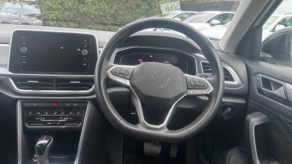 Volkswagen T-Roc 1.5 TSI Style 5dr DSG Petrol Hatchback - Image 10