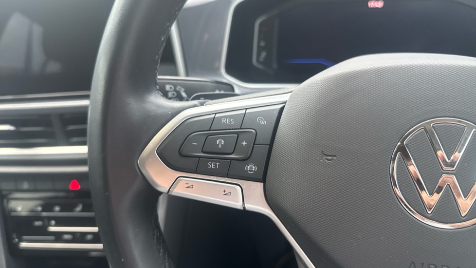 Volkswagen T-Roc 1.5 TSI Style 5dr DSG Petrol Hatchback - Image 17