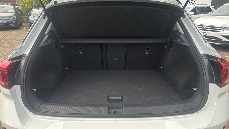 Volkswagen T-Roc 1.5 TSI Style 5dr DSG Petrol Hatchback - Image 20