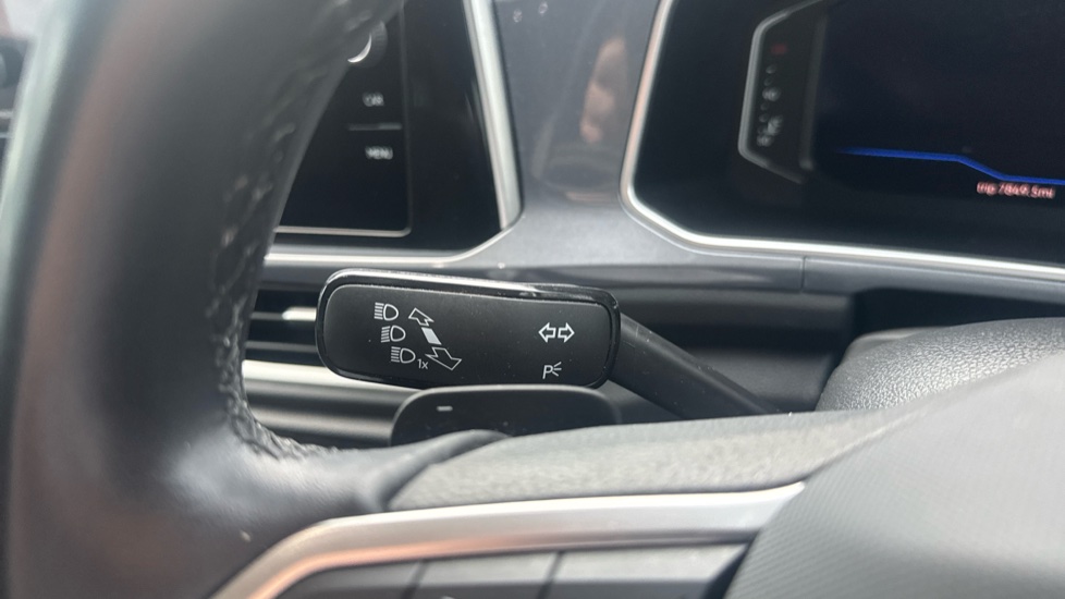 Volkswagen T-Roc 1.5 TSI Style 5dr DSG Petrol Hatchback - Image 22