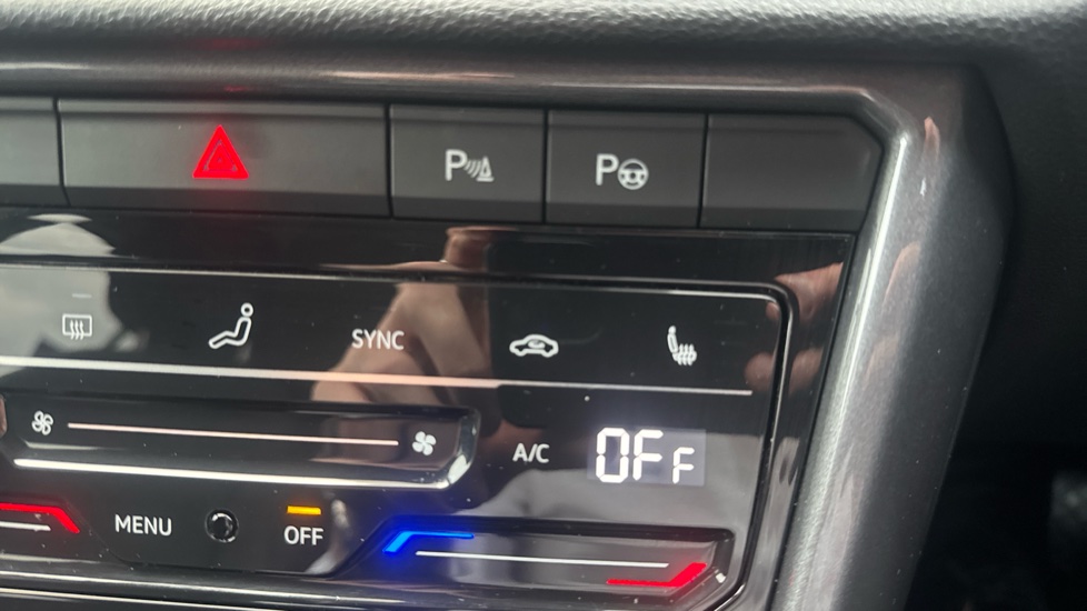 Volkswagen T-Roc 1.5 TSI Style 5dr DSG Petrol Hatchback - Image 23