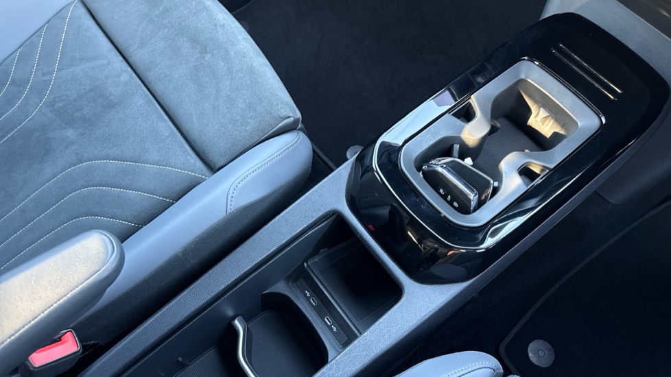 Volkswagen ID.4 210kW Match Pro 77kWh 5dr Auto Electric Estate - Image 14