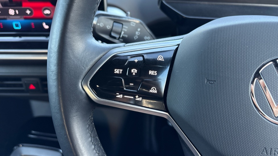 Volkswagen ID.4 210kW Match Pro 77kWh 5dr Auto Electric Estate - Image 17