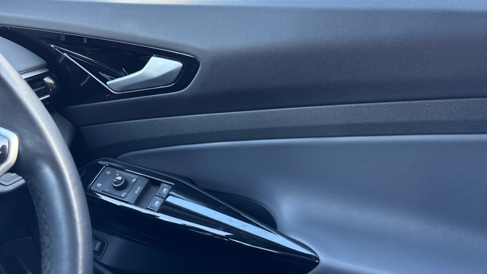 Volkswagen ID.4 210kW Match Pro 77kWh 5dr Auto Electric Estate - Image 19