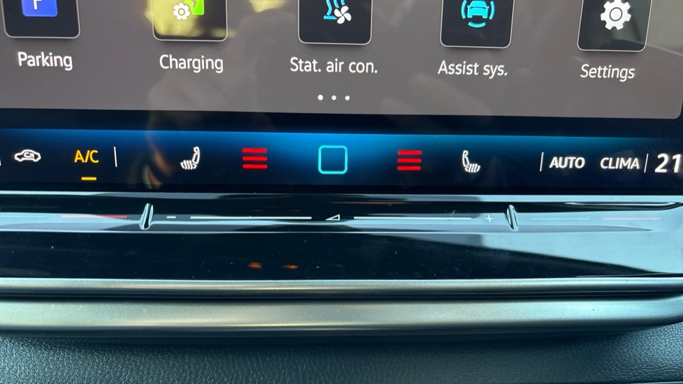 Volkswagen ID.4 210kW Match Pro 77kWh 5dr Auto Electric Estate - Image 35