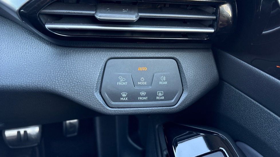 Volkswagen ID.4 210kW Match Pro 77kWh 5dr Auto Electric Estate - Image 37