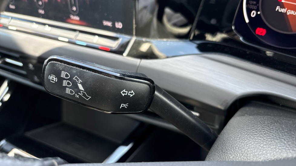 Volkswagen Golf 1.5 TSI Style Edition 5dr Petrol Hatchback - Image 32