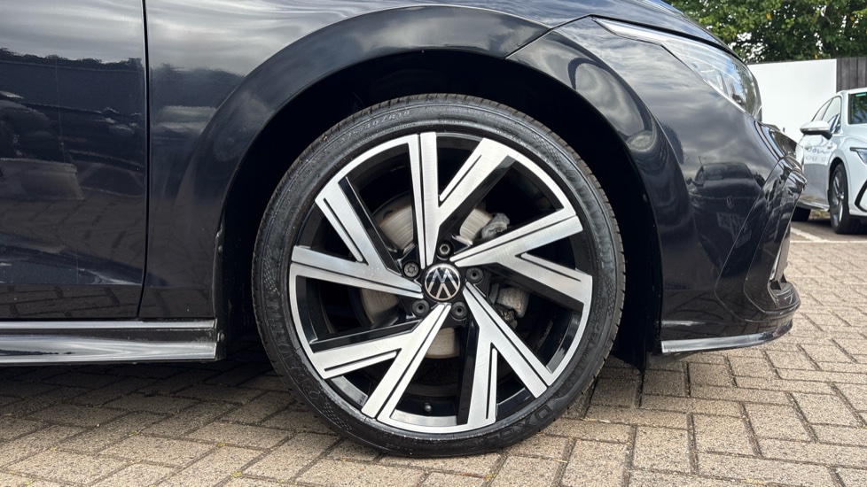 Volkswagen Golf 1.5 TSI R-Line 5dr Petrol Hatchback - Image 5