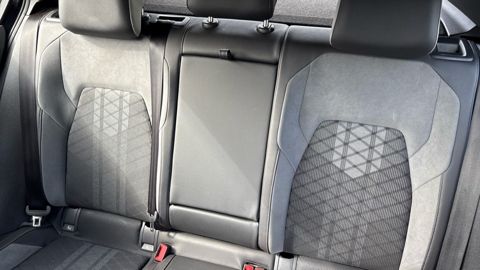 Volkswagen Golf 1.5 TSI R-Line 5dr Petrol Hatchback - Image 16