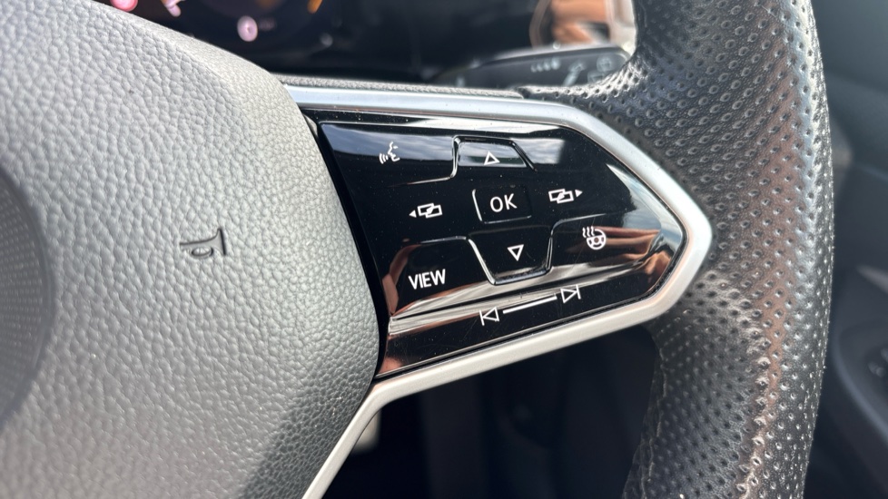 Volkswagen Golf 1.5 TSI R-Line 5dr Petrol Hatchback - Image 18