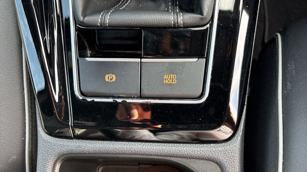 Volkswagen Golf 1.5 TSI R-Line 5dr Petrol Hatchback - Image 32
