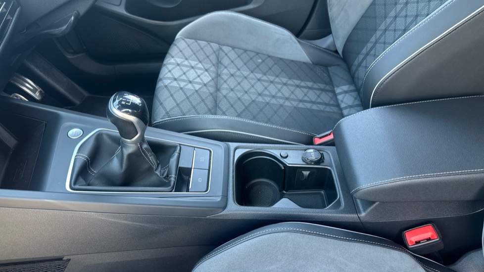Volkswagen Golf 1.5 TSI 150 R-Line 5dr Petrol Hatchback - Image 23