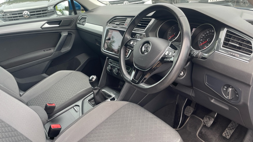 Volkswagen Tiguan 2.0 TDi 150 SE Nav 5dr Diesel Estate - Image 6
