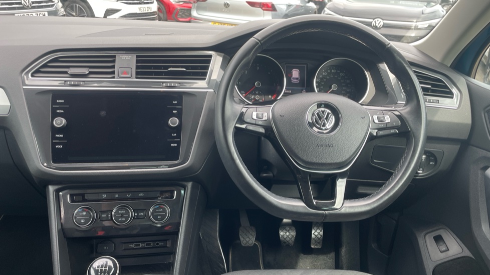 Volkswagen Tiguan 2.0 TDi 150 SE Nav 5dr Diesel Estate - Image 10