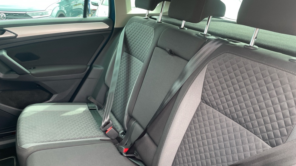 Volkswagen Tiguan 2.0 TDi 150 SE Nav 5dr Diesel Estate - Image 16