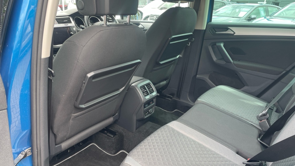 Volkswagen Tiguan 2.0 TDi 150 SE Nav 5dr Diesel Estate - Image 29