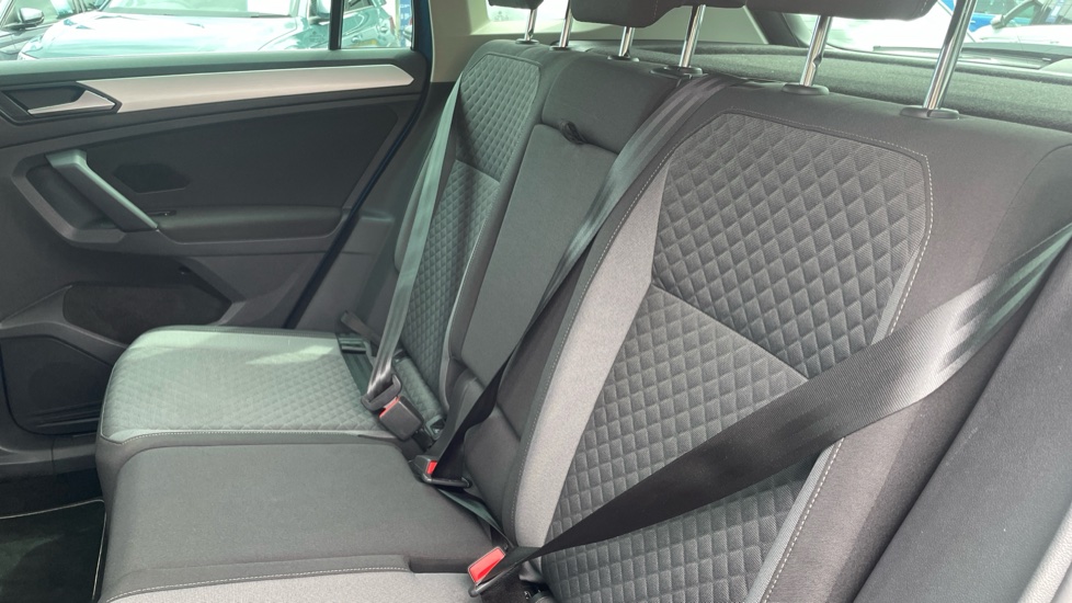 Volkswagen Tiguan 2.0 TDi 150 SE Nav 5dr Diesel Estate - Image 30