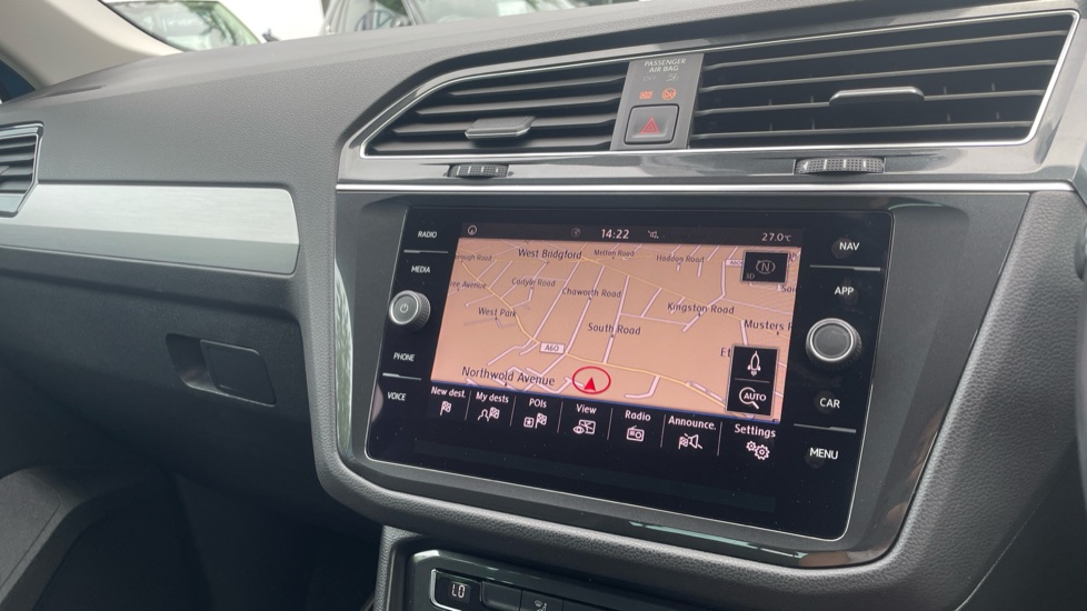 Volkswagen Tiguan 2.0 TDi 150 SE Nav 5dr Diesel Estate - Image 35
