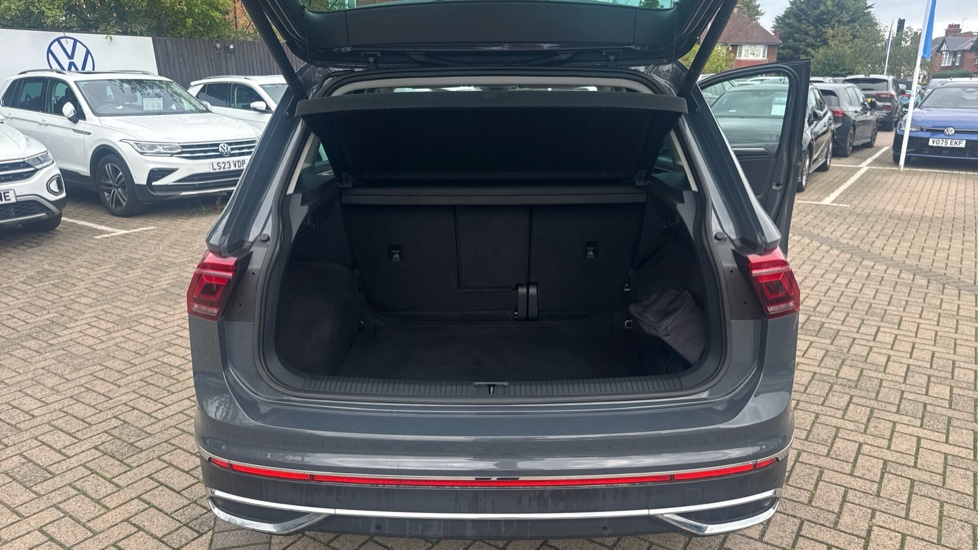 Volkswagen Tiguan 2.0 TDI 4Motion Elegance 5dr DSG Diesel Estate - Image 20