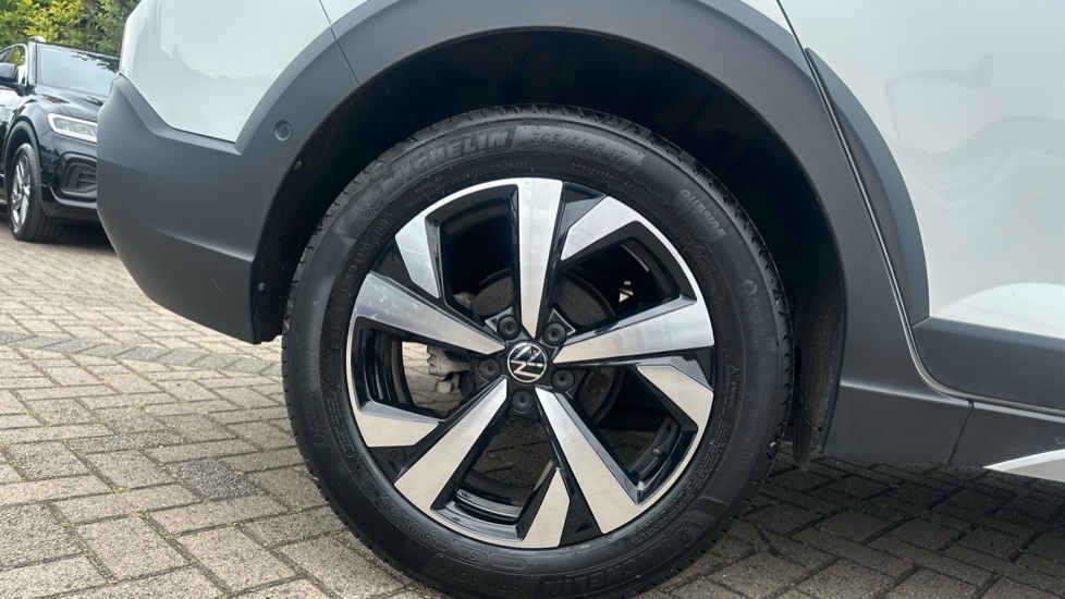 Volkswagen Taigo 1.0 TSI 110 Style 5dr DSG Petrol Hatchback - Image 5