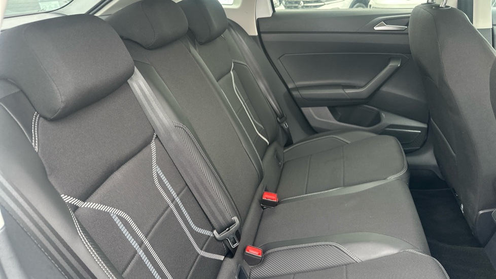 Volkswagen Taigo 1.0 TSI 110 Style 5dr DSG Petrol Hatchback - Image 16