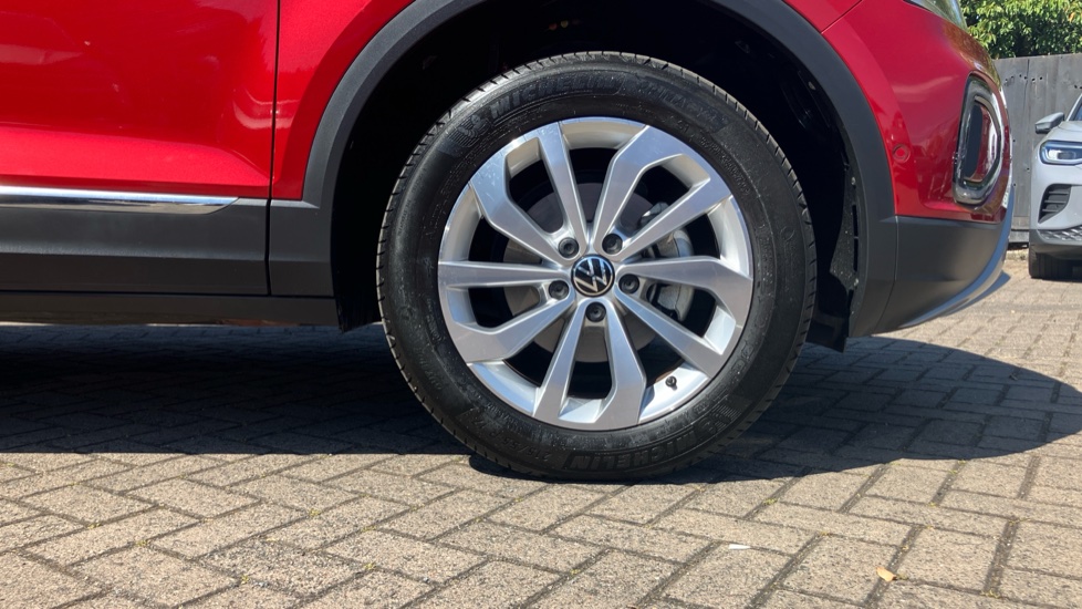 Volkswagen T-Roc 1.5 TSI Style 5dr DSG Petrol Hatchback - Image 5