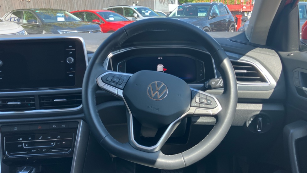 Volkswagen T-Roc 1.5 TSI Style 5dr DSG Petrol Hatchback - Image 10