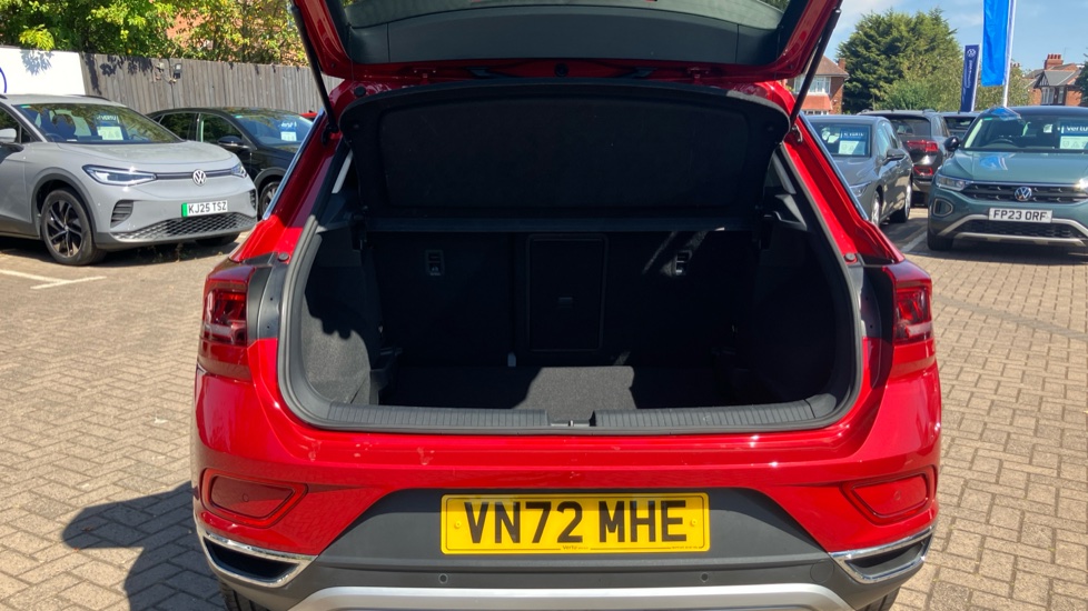 Volkswagen T-Roc 1.5 TSI Style 5dr DSG Petrol Hatchback - Image 20
