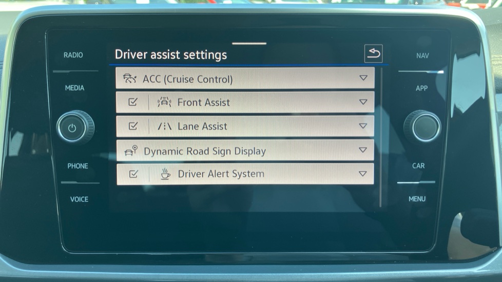 Volkswagen T-Roc 1.5 TSI Style 5dr DSG Petrol Hatchback - Image 35