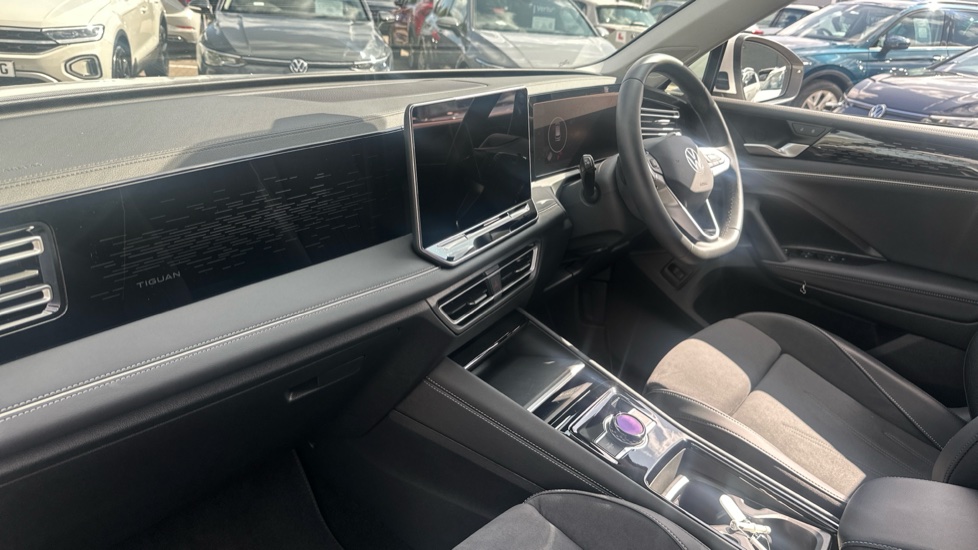 Volkswagen Tiguan 1.5 eTSI 150 Elegance 5dr DSG Petrol Estate - Image 2
