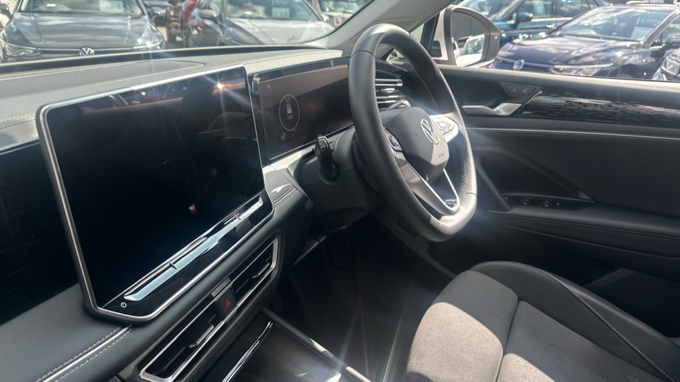 Volkswagen Tiguan 1.5 eTSI 150 Elegance 5dr DSG Petrol Estate - Image 21