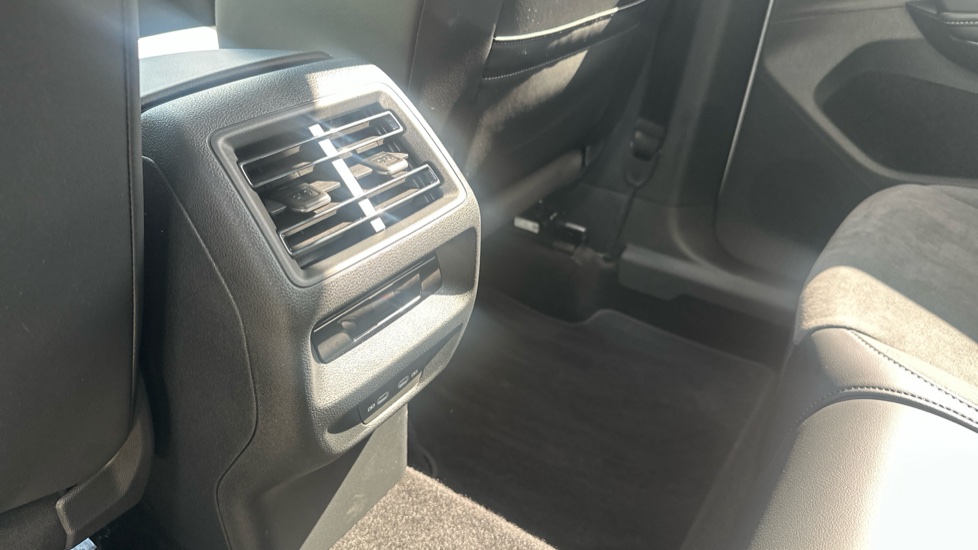 Volkswagen Tiguan 1.5 eTSI 150 Elegance 5dr DSG Petrol Estate - Image 24