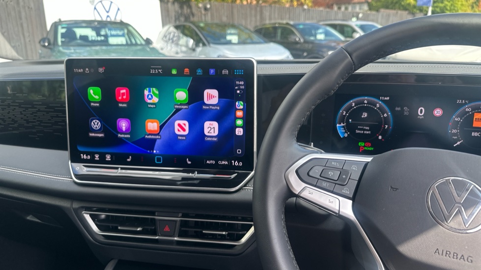 Volkswagen Tiguan 1.5 eTSI 150 Elegance 5dr DSG Petrol Estate - Image 38