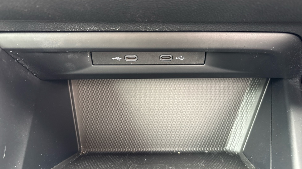 Volkswagen Golf 1.5 TSI 150 Life 5dr Petrol Hatchback - Image 28