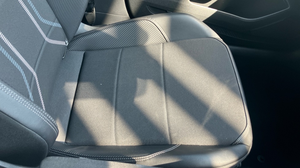 Volkswagen Taigo 1.0 TSI 110 Style 5dr DSG Petrol Hatchback - Image 22