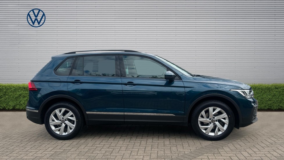 Volkswagen Tiguan 1.5 TSI 150 Life 5dr DSG Petrol Estate - Image 4