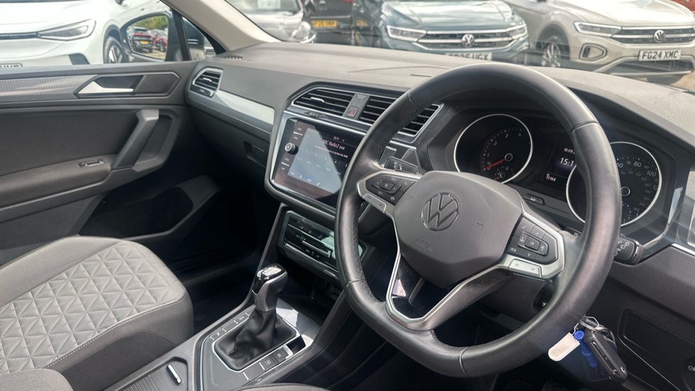 Volkswagen Tiguan 1.5 TSI 150 Life 5dr DSG Petrol Estate - Image 6