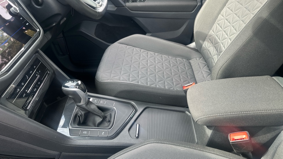 Volkswagen Tiguan 1.5 TSI 150 Life 5dr DSG Petrol Estate - Image 22
