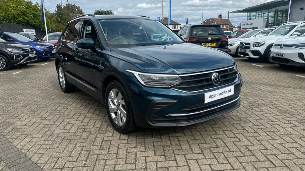 Volkswagen Tiguan 1.5 TSI 150 Life 5dr DSG Petrol Estate - Image 27