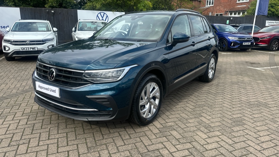 Volkswagen Tiguan 1.5 TSI 150 Life 5dr DSG Petrol Estate - Image 29