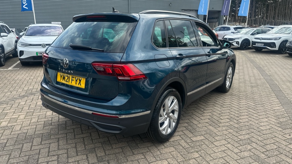 Volkswagen Tiguan 1.5 TSI 150 Life 5dr DSG Petrol Estate - Image 33
