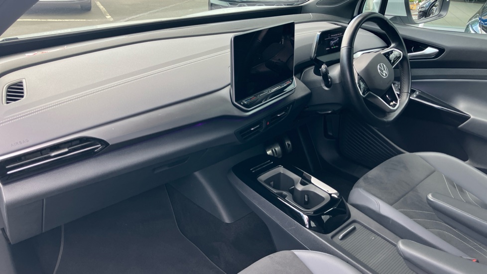 Volkswagen ID.4 210kW Match Pro 77kWh 5dr Auto Electric Estate - Image 2