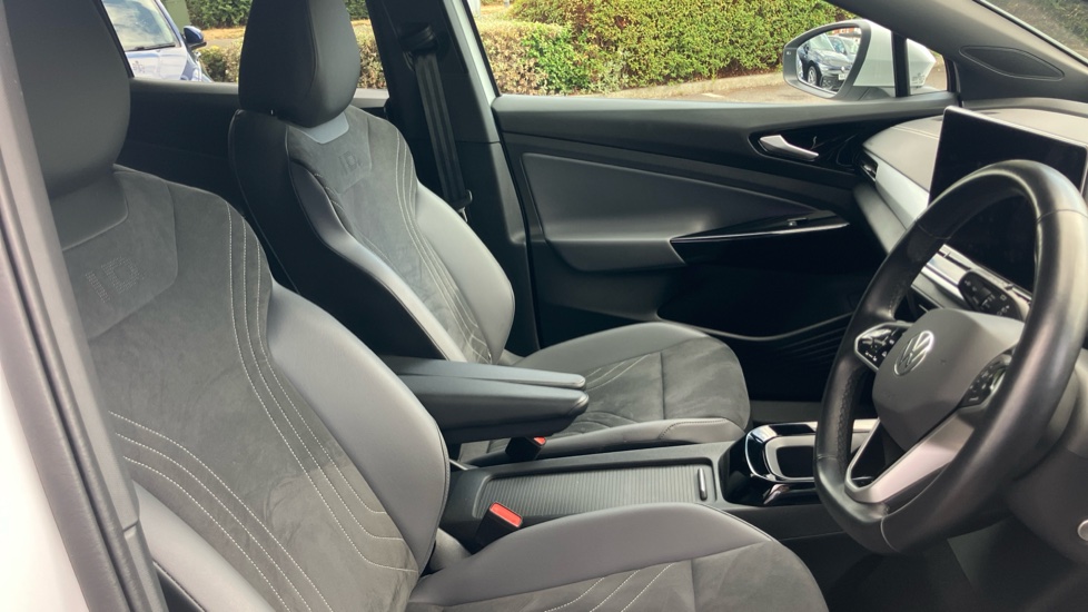 Volkswagen ID.4 210kW Match Pro 77kWh 5dr Auto Electric Estate - Image 15